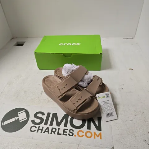 CROCS BROOKLYN BUCKLE LOW-WEDGE SANDALS – LATTE, UK 5
