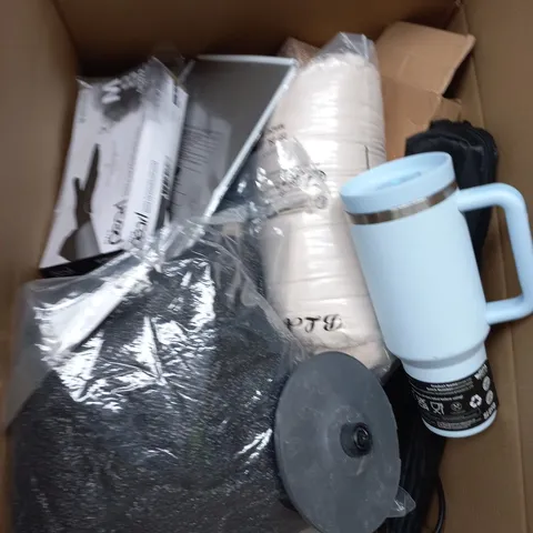 APPROXIMATELY 15 ASSORTED HOUSEHOLD PRODUCTS TO INCLUDE DRINKING FLASK , RUBBER GLOVES AND MINI STORAGE BOX 