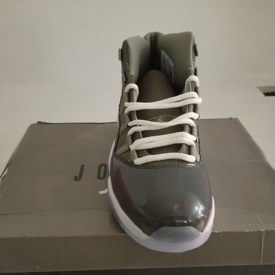 NIKE AIR JORDAN 11 RETRO UK 6 BOXED