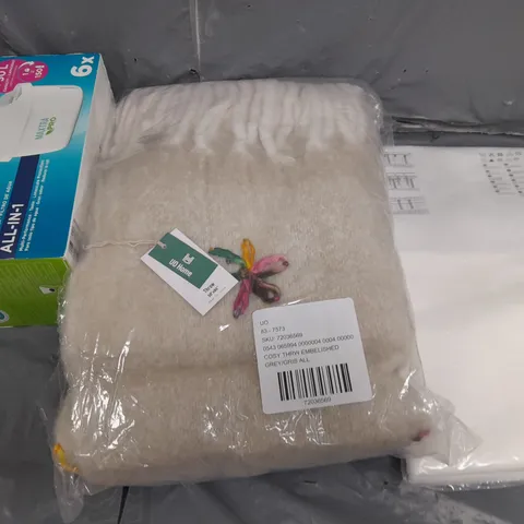 APROXIMATELY 15 ASSORTED HOUSEHOLD ITEMS TO INCLUDE IKEA WHITE CURTAINS , BEDDING , ETC 