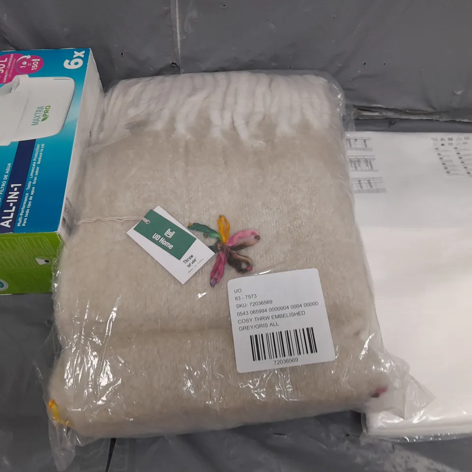 APROXIMATELY 15 ASSORTED HOUSEHOLD ITEMS TO INCLUDE IKEA WHITE CURTAINS , BEDDING , ETC 