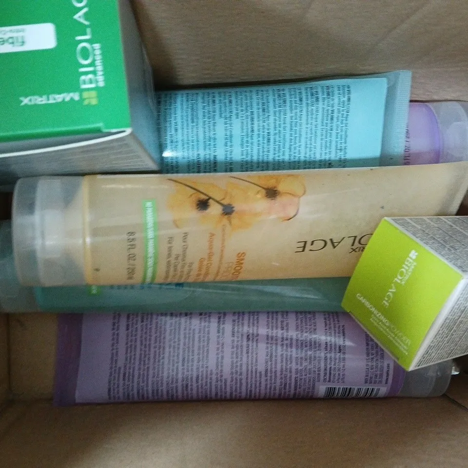 BOX OF APPROXIMATELY 10 ASSORTED MATRIX BIOLAGE COSMETIC ITEMS - COLLECTION ONLY