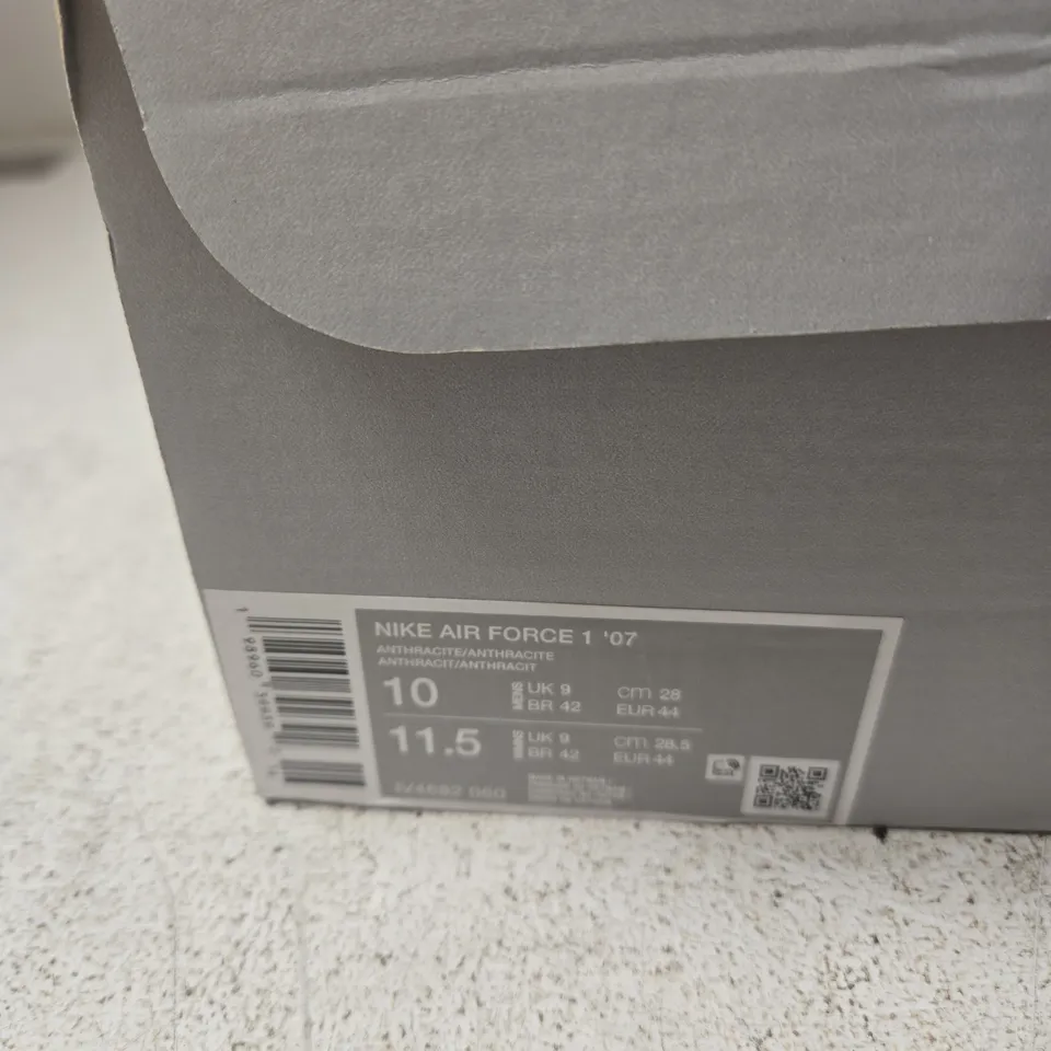 NIKE AIR FORCE 1 '07 MEN'S TRAINERS – BLACK/LIGHT BLUE, BOXED UK 9