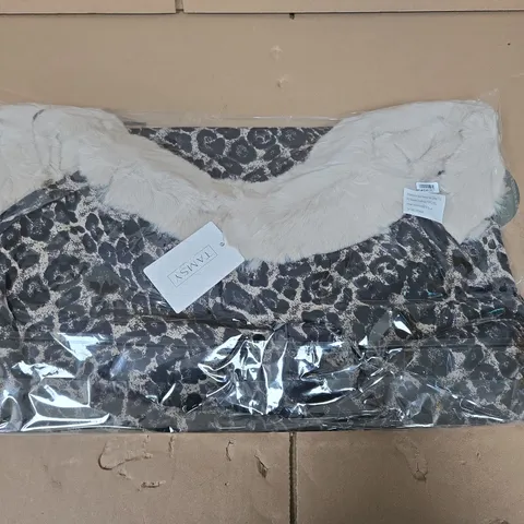 BOX OF APPROXIMATELY 20 TAMSY LEOPARD PATTERN DOUBLE LAYER FAUX FUR PONCHOS