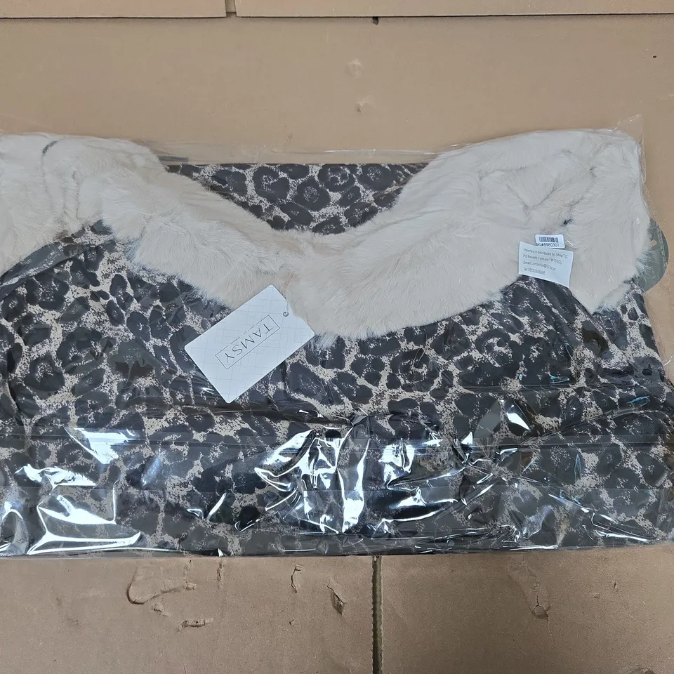BOX OF APPROXIMATELY 20 TAMSY LEOPARD PATTERN DOUBLE LAYER FAUX FUR PONCHOS