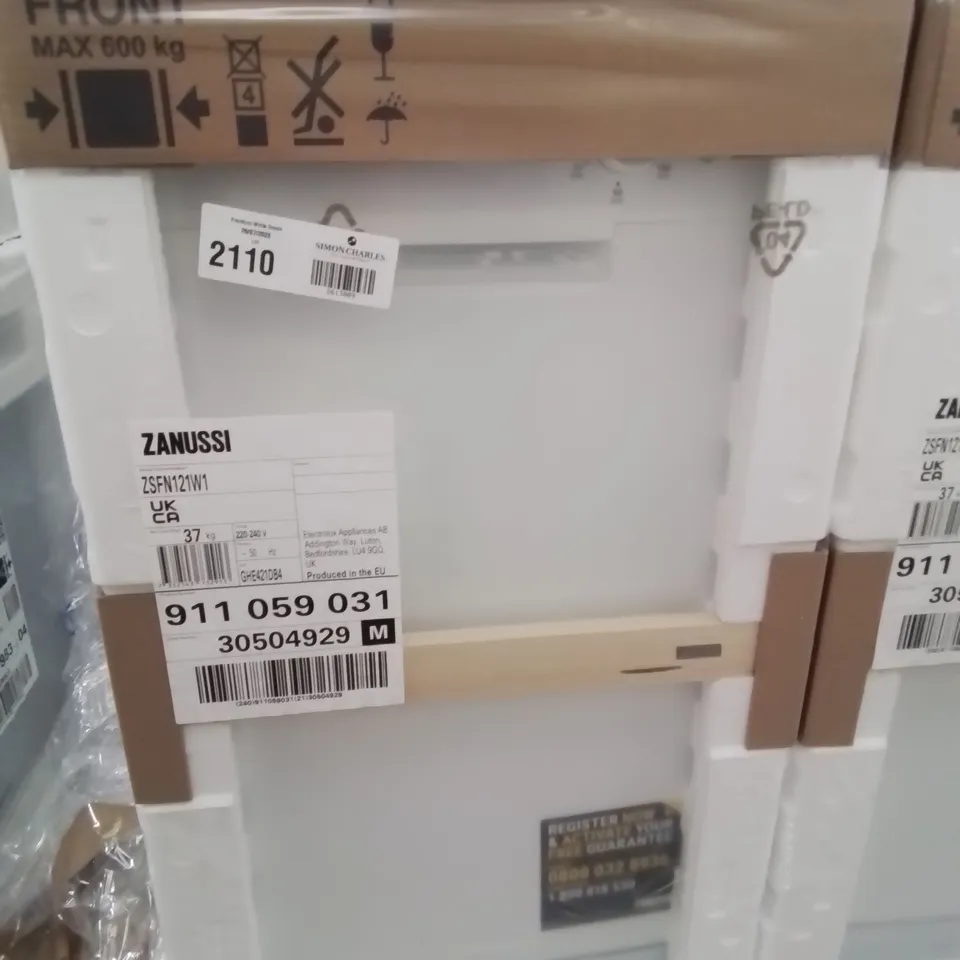 ZANUSSI SLIMLINE FREESTANDING 9 PLACE DISHWASHER Model ZSFN121W1