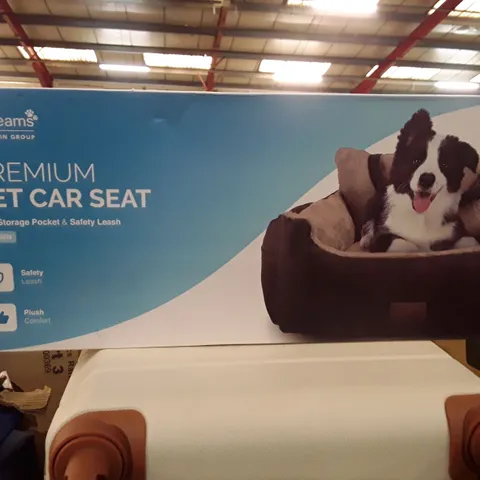 BOXED FUR DREAMS PREMIUM PET CAR SEAT 