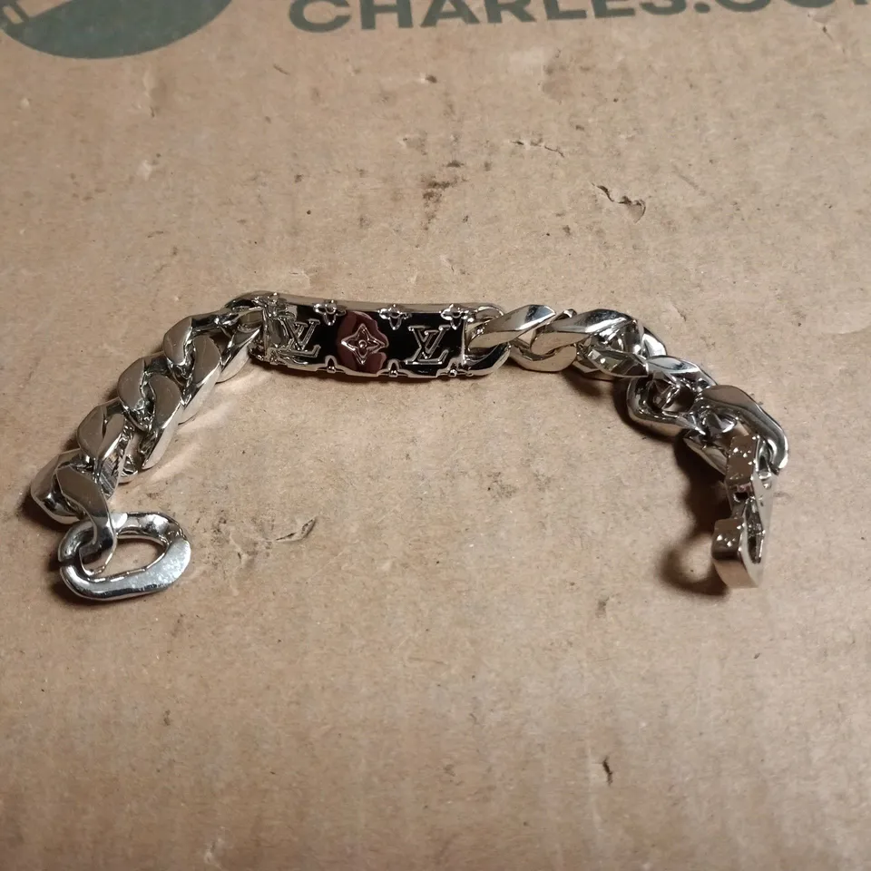 LOUIS VUITTON CHUNKY METAL BRACELET 