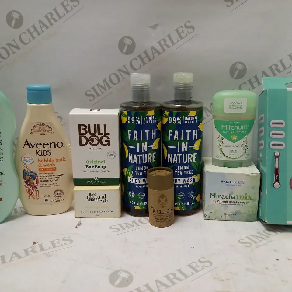 LOT OF APPROX 10 ASSORTED BEAUTY PRODUCTS TO INCLUDE FAITH IN NATURE BODY WASH, BULLDOG BAR SOAP, AVEENO KIDS BUBBLE BATH, ETC 