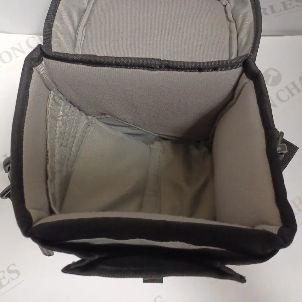 LOWEPRO DIGITAL CAMERA CARRY CASE WITH HANDLES - BLACK