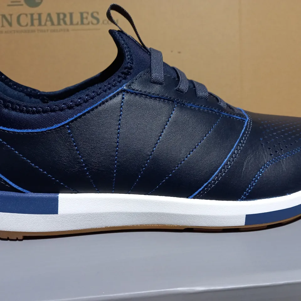 VIONIC TRENT NAVY LEATHER MENS TRAINERS - SIZE 10 