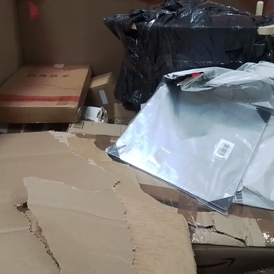 PALLET OF ASSORTED HOUSEHOLD GOODS AND PRODUCTS TO INCLUDE;TRICYCLE,GOVEE FLOOR LAMP,50PK OF MICROFIBRE CLOTHES