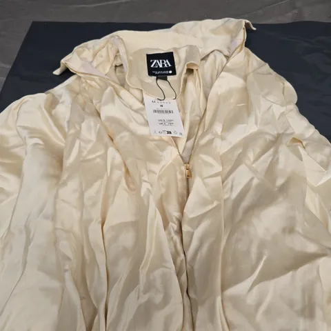 ZARA PUFFED JACKET IN CHAMPAGNE SIZE M 