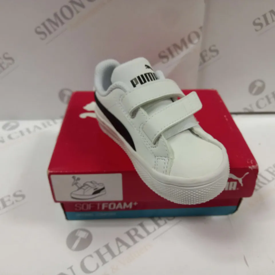 BOXED PAIR OF PUMA SMACH VULC INFANT SHOES IN WHITE/BLACK C5