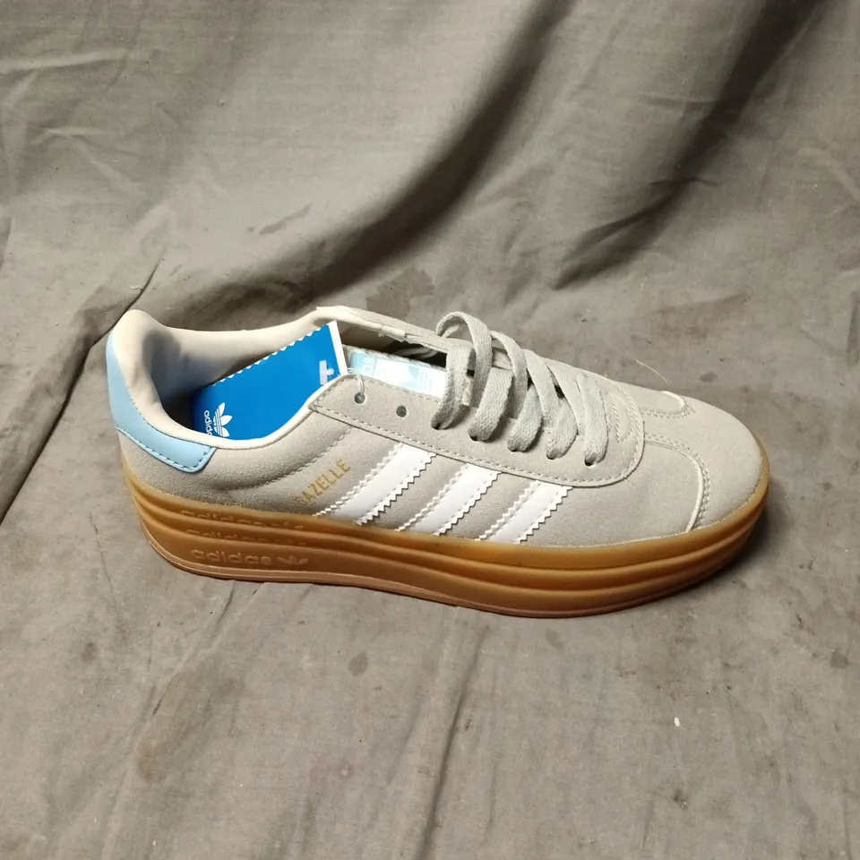 ADIDAS GAZELLE GREY SUEDE TRAINERS – GUM SOLE SIZE 6