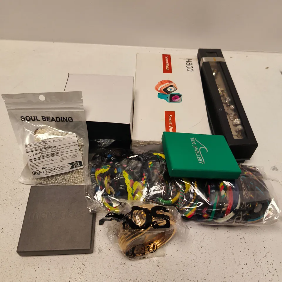 APPROXIMATELY 15 ASSORTED JEWELLERY ITEMS TO INCLUDE BRANDS SUCH AS ASOS, TIDE JEWELLERY, MERE GLASS, ETC
