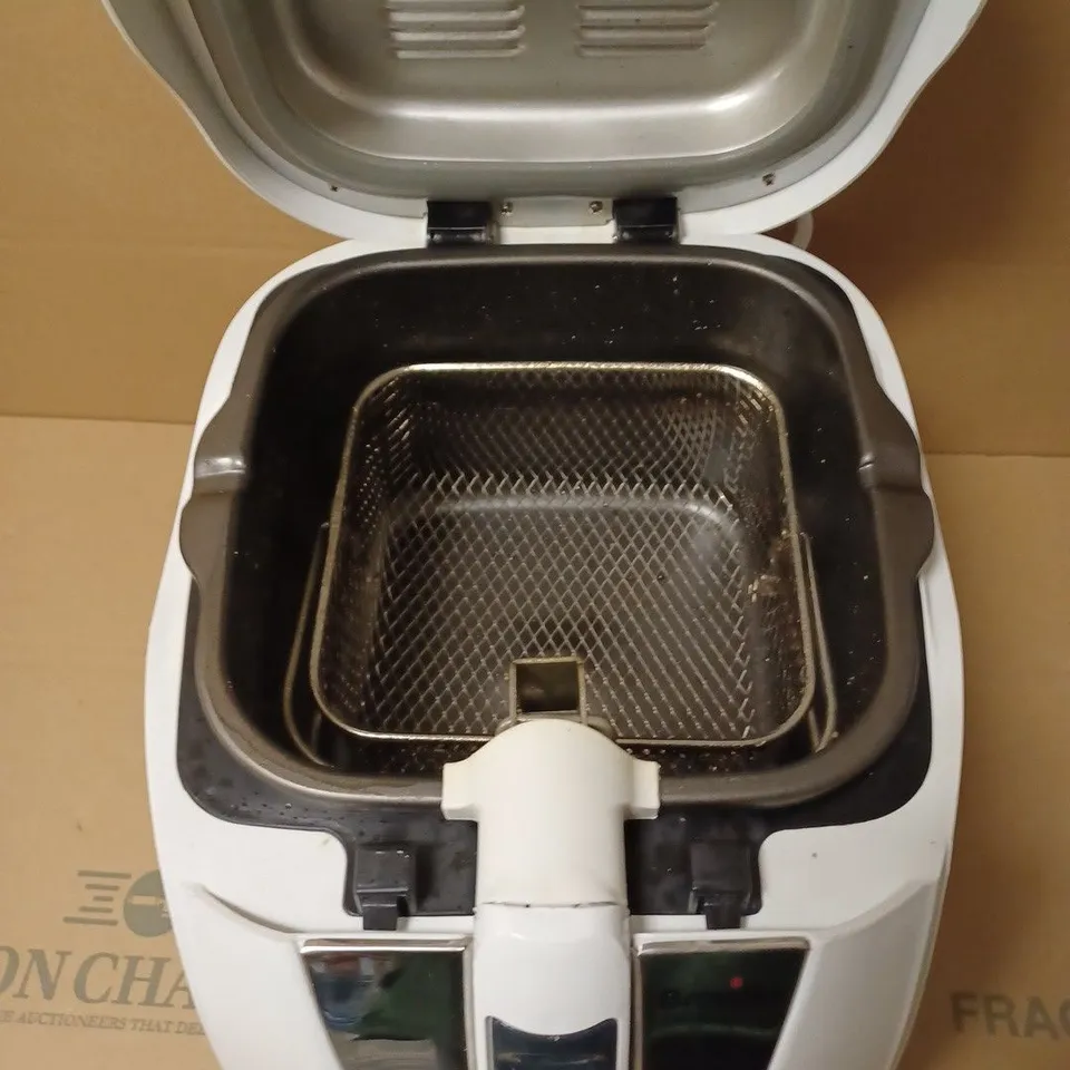 BREVILLE EASY CLEAN DIGITAL FRYER 
