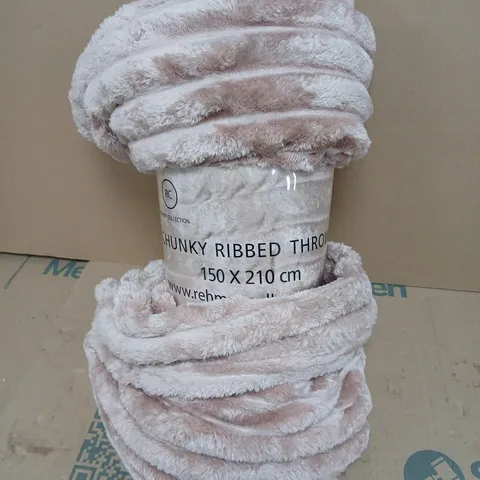 RC HOME COLLECTION CHUNKY RIBBED THROW – PALE PINK, 150 X 210 CM