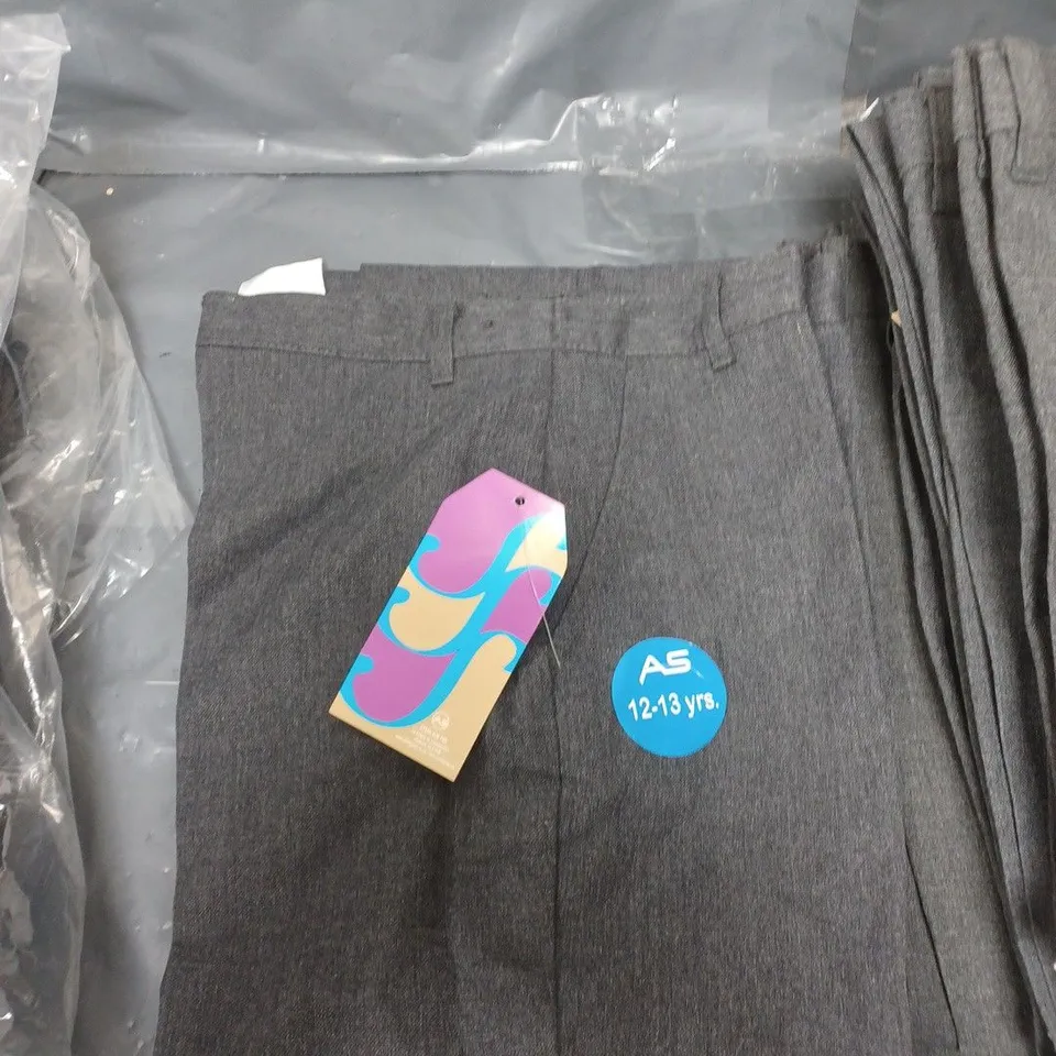 APPROXIMATELY 70 PAIRS OF BOYS SCHOOL TROUSERS GREY AGES 4-16 YEARS