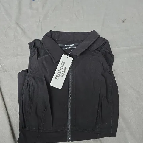 URBAN OUTFITTERS INEX FITTED SHIRT IN BLACK - M