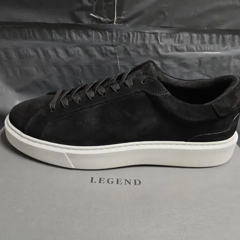 LEGEND SUEDE TRAINERS - BLACK, UK 11