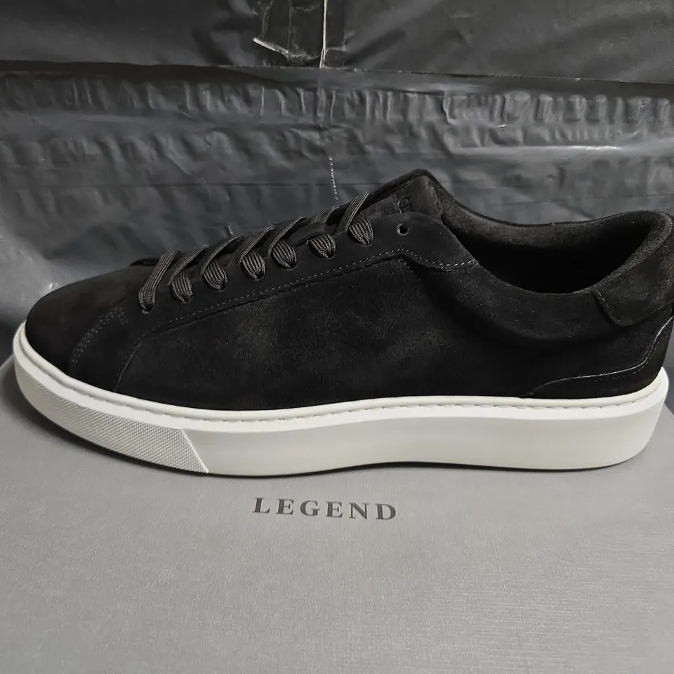 LEGEND SUEDE TRAINERS - BLACK, UK 11