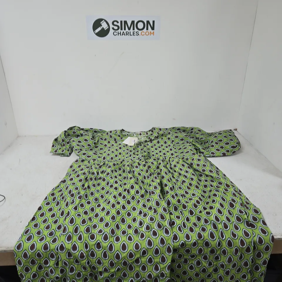 BOX OF APPROXIMATELY 20 ASSORTED ITEMS TO INCLUDE: LA MAREY GREEN DRESS 