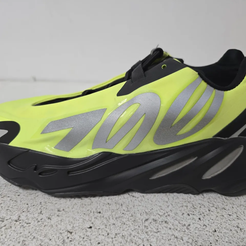 ADIDAS YEEZY TRAINERS, BLACK/BRIGHT GREEN - SIZE UK 9.5