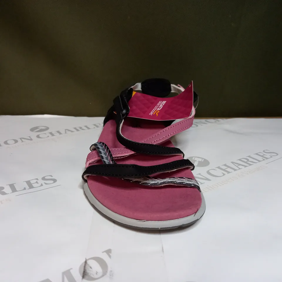 REGATTA LADY ROMA SANDALS SIZE 4