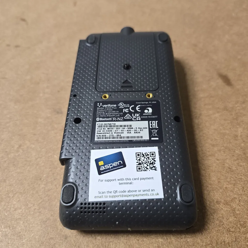 VERIFONE P400 PLUS CARD READER BOXED WITH ACCESSORIES 