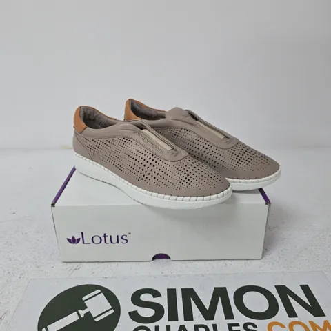 LOTUS LORENA ULS540 STONE LEATHER SLIP-ON SHOES β UK7
