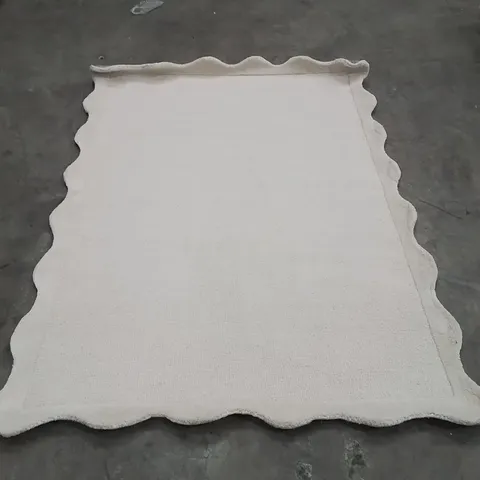 QUALITY DESIGNER AREA RUG - APPROXIMATELY 170X130CM