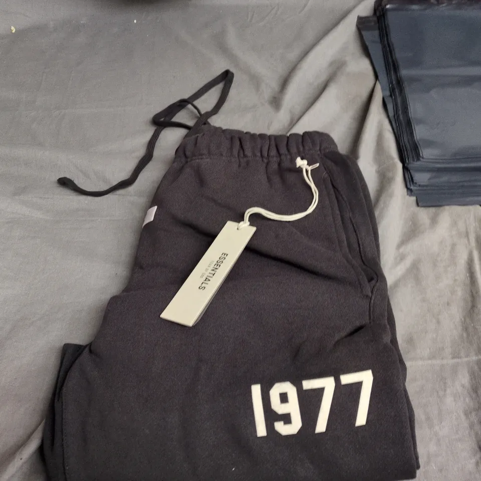 FEAR OF GOD ESSENTIALS SWEATPANTS – CHARCOAL GREY – SIZE S