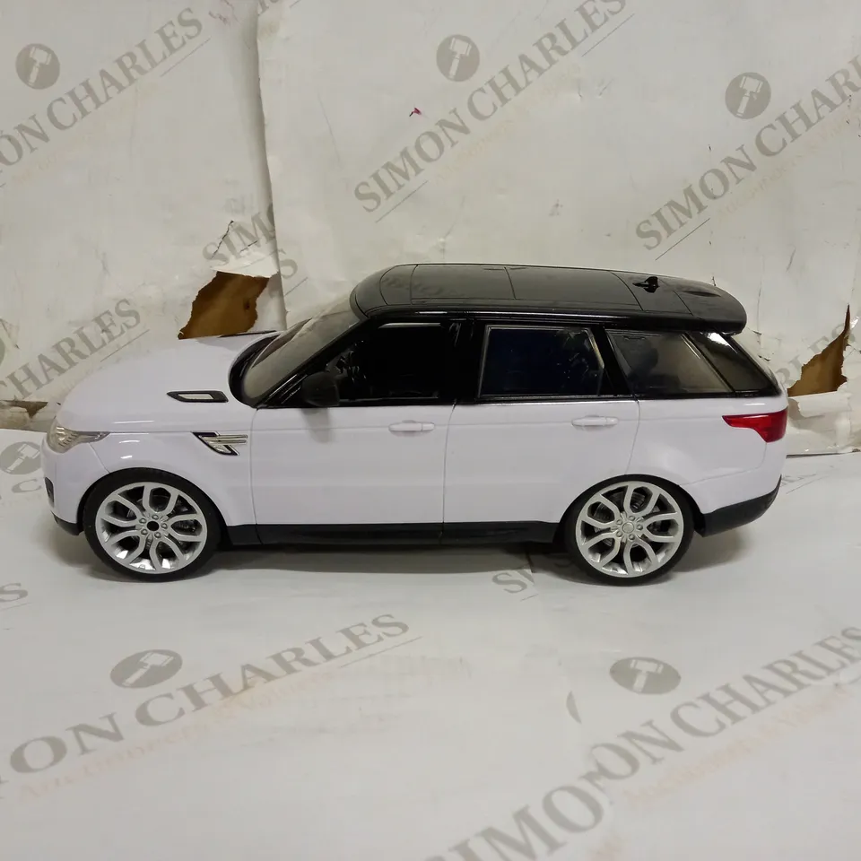 RANGE ROVER SPORT WHITE REMOTE CONTROL CAR RRP £34.99