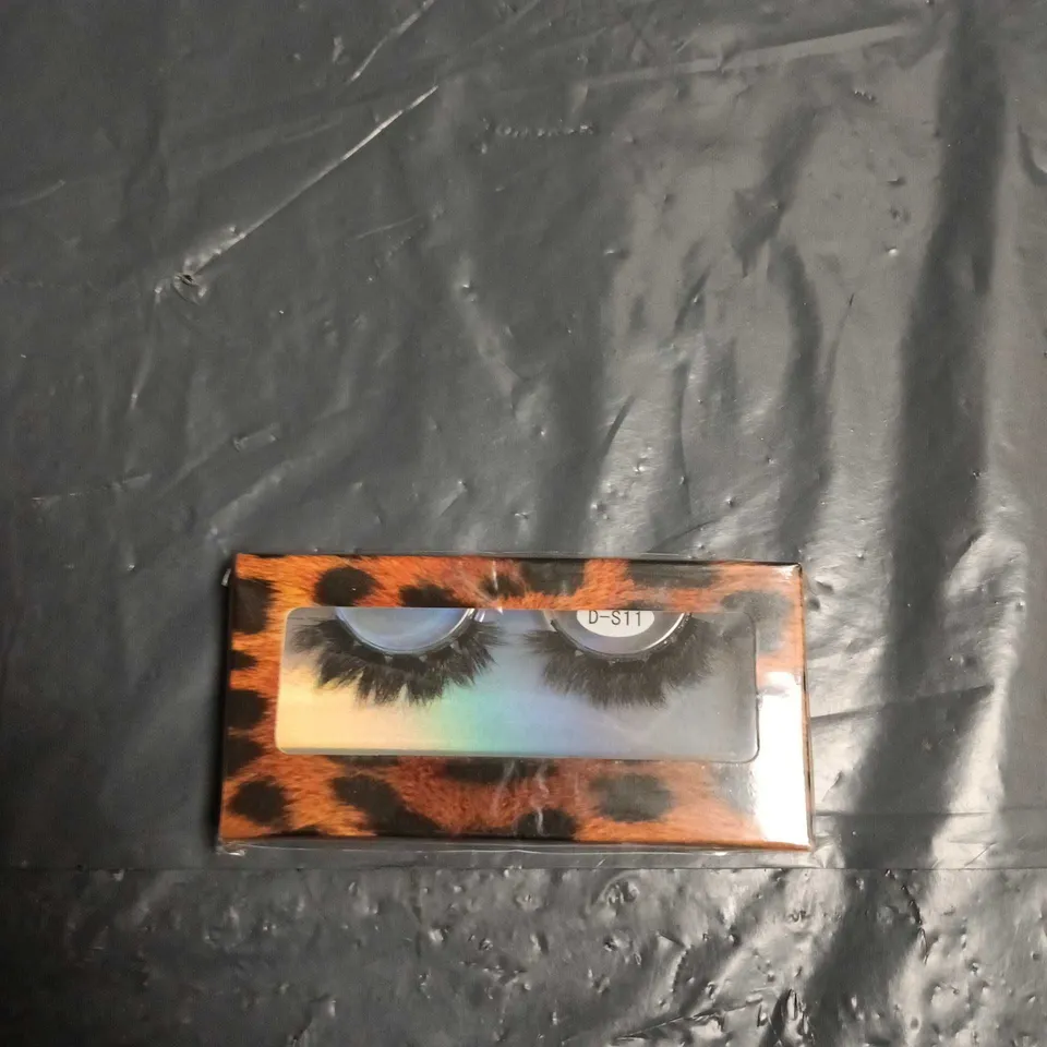 APPROXIMATELY 25 ASSORTED COSMETICS ITEMS TO INCLUDE SOLSKIN MOISTURISER, PAULAS CHOICE BLEMISH KIT AND FAKE EYELASHES