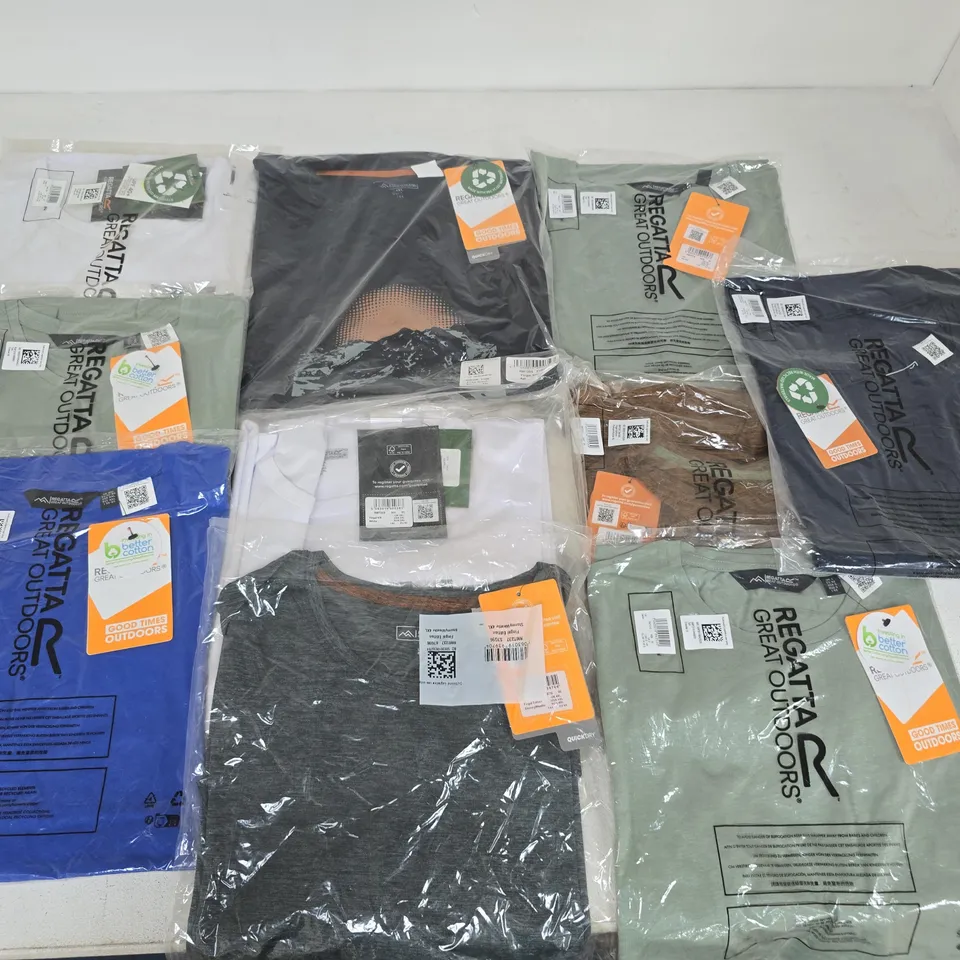LOT OF 10 ASSORTED BRAND NEW REGATTA T-SHIRTS IN VARIOUS STYLES, COLOURS AND SIZES