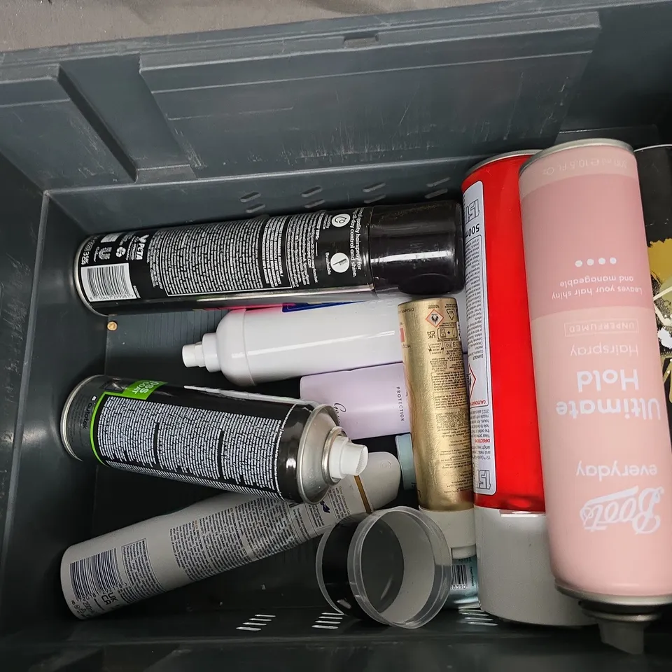 APPROXIMATELY 15 ASSORTED AEROSOLS TO INCLUDE SOFT & GENTLE FRESH BLOSSOM, AVEENO AFTER-SHOWER MIST, CHAIN WAX CHAIN LUBE, ETC - COLLECTION ONLY