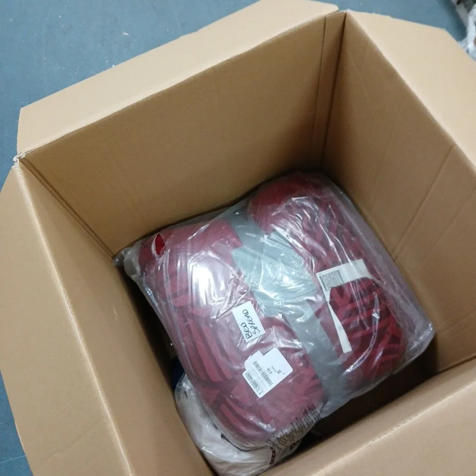 BLUE COOK'S ESSENTIALS AIR FRYER WITH GEOMETRIC GLASS LANTERN WITH X2 DUVET COVERS JOB LOT .