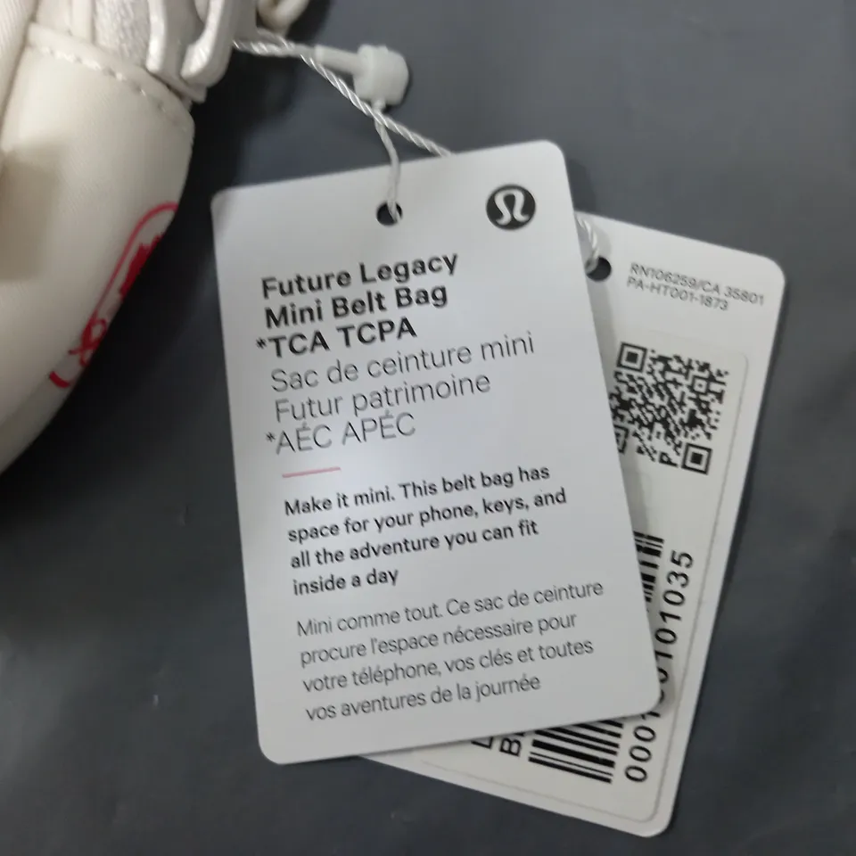 LULULEMON FUTURE LEGACY MINI BELTBAGIN WHITE