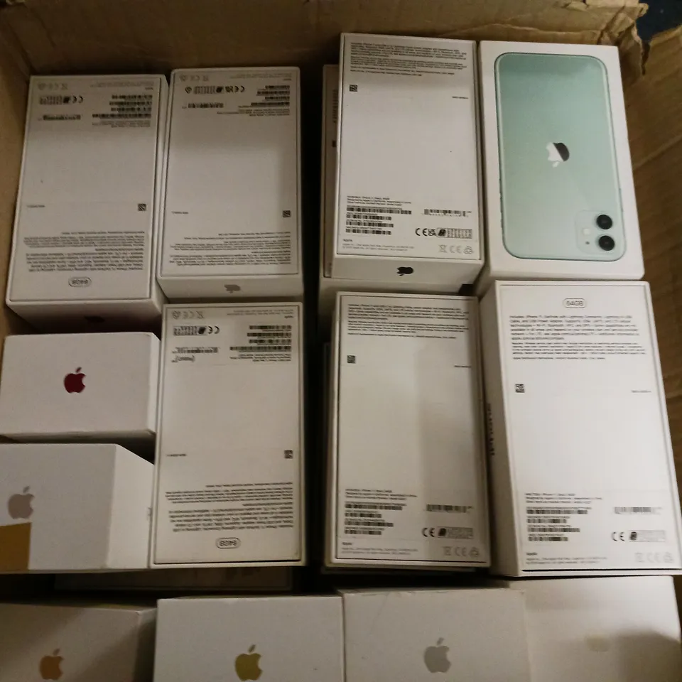 APPROXIMATELY 40 ASSORTED APPLE IPHONE BOXES FOR VARIOUS MODELS