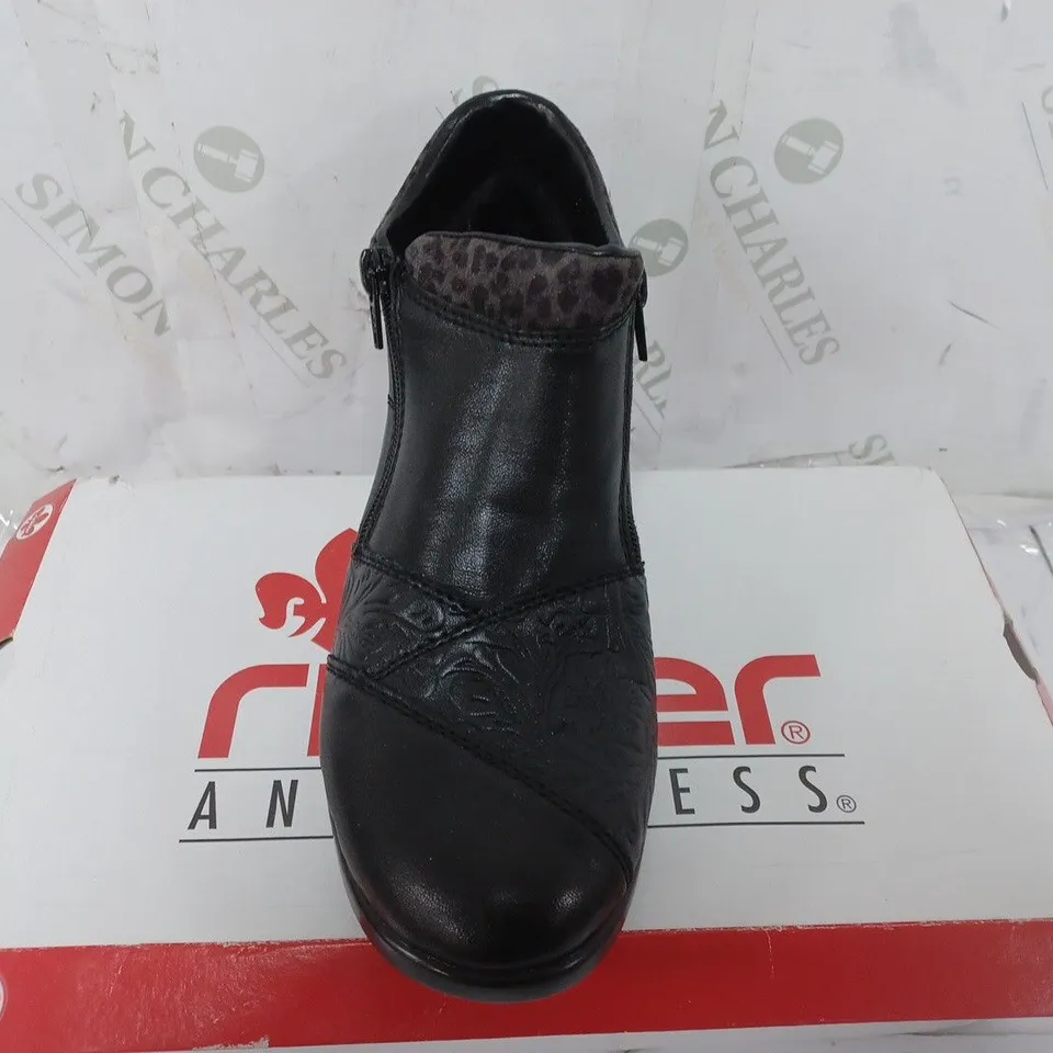 BOXED RIEKER LEATHER DOUBLE ZIP WATER RESISTANT BOOT IN BLACK - SIZE 39