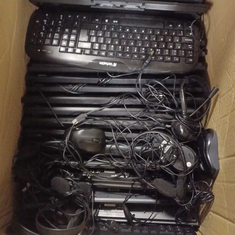 BOX OF APPROXIMATELY 20 ASSORTED COMPUTER ACCESORIES TO INCLUDE - KEYBOARDS - MICE - HEADSETS - COLLECTION ONLY