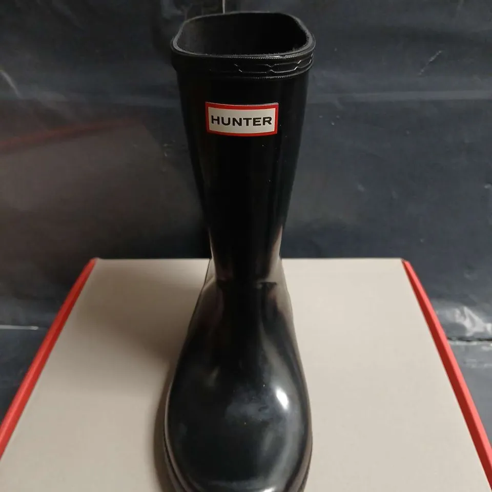 HUNTER BOOTS TALL BLACK RUBBER WELLINGTON BOOTS – BOXED - UK SIZE 12 - KIDS