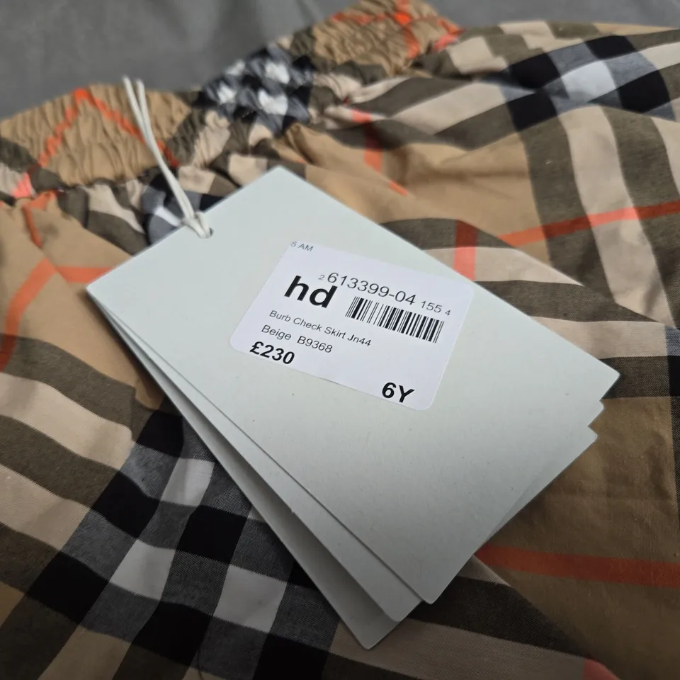 BURBERRY CHECK SKIRT SIZE 6 YEARS