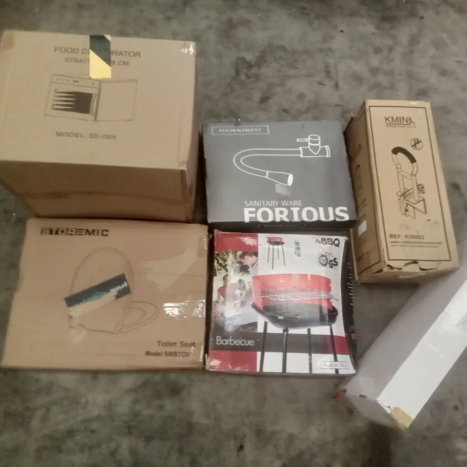 PALLET OF ASSORTED ITEMS INCLUDING STOREMIC TOILET SEAT, FOOD DEHYDRATOR, KITCHEN FAUCET, BARBECUE, KMINA PADDED BATHTUB GRAB RAIL, PULL OUT KITCHEN SINK FAUCET 