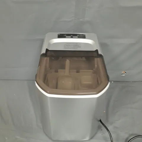PORTABLE AUTOMATIC ICE MAKER