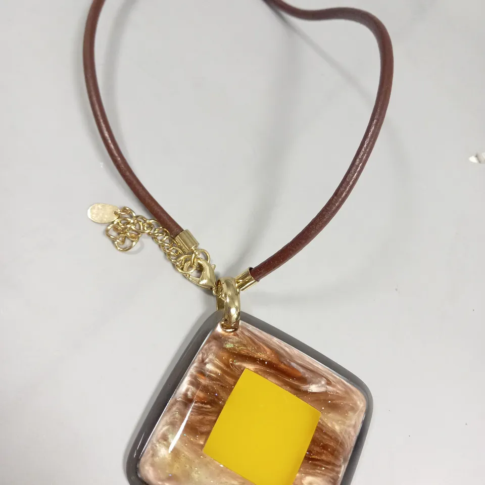 BRAND NEW BROWN PEPPER HANDBAGS GALAXY DIAMOND NECKLACE 