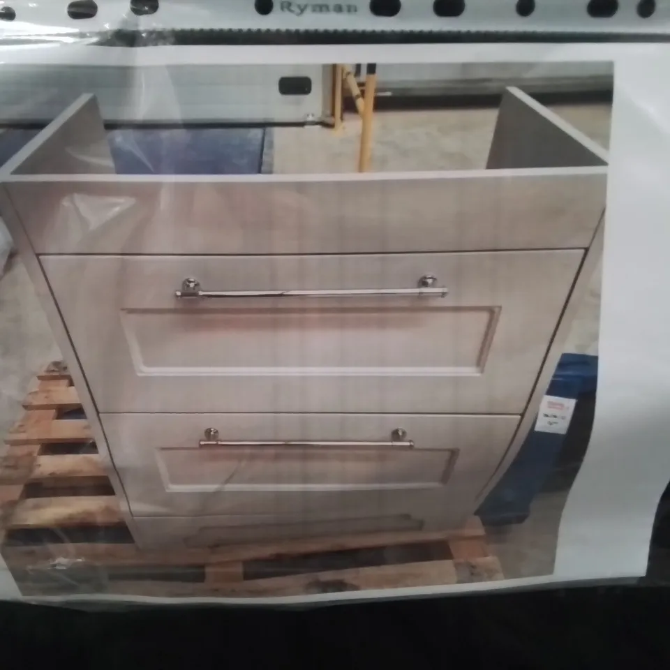 PALLET OF ASSORTED BATHROOM CABINETS AND FITTINGS