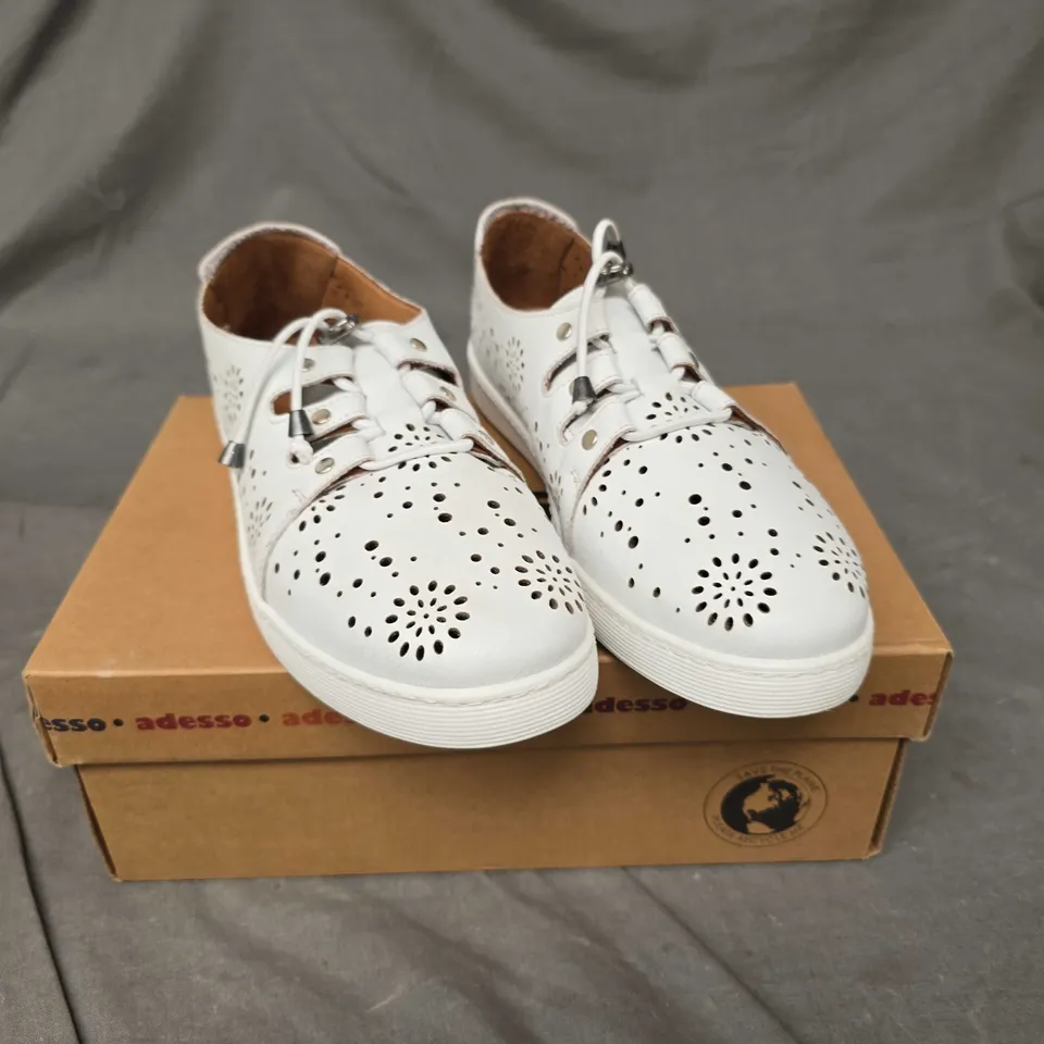 BOXED PAIR OF ADESSO FLORAL PINHOLE TRAINERS IN WHITE - 7