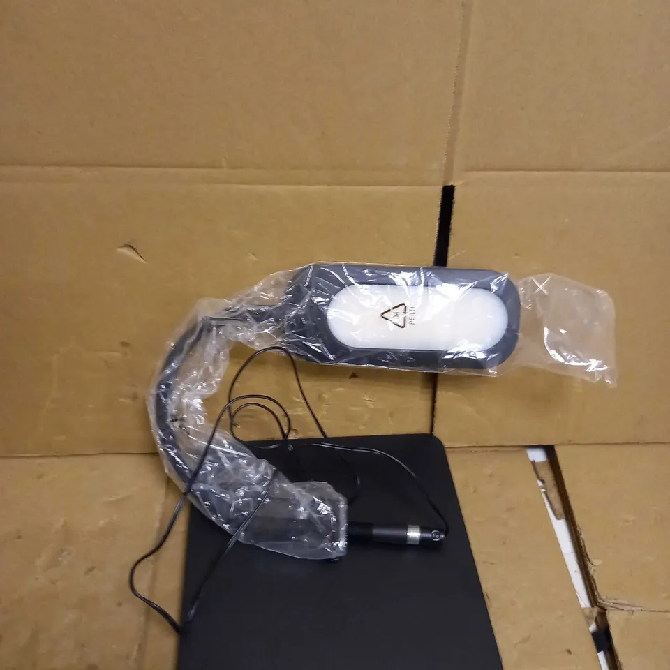 DIMMABLE LED FLOOR LAMP